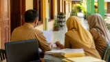 Pemerintah siapkan alih status guru ke pusat, proses bertahap 2027–2029